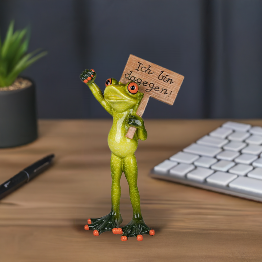 Frosch mit Schild „Ich bin dagegen“ – 20 cm, handbemalt