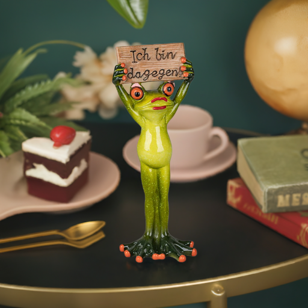 Frosch-Dame mit Schild „Ich bin dagegen“ – 20 cm, handbemalt